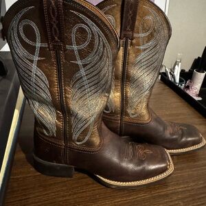Ariat Western Boots with Gold and Brown Leather